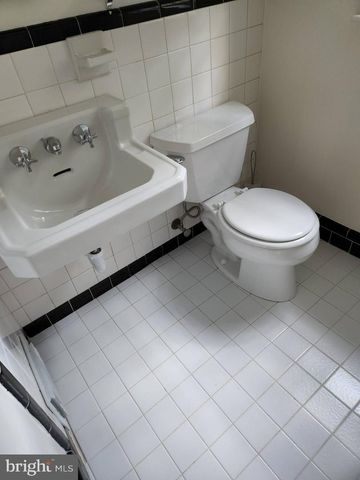 3916 48TH ST NW, Washington, DC 20016