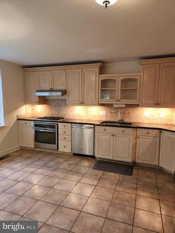 3916 48TH ST NW, Washington, DC 20016