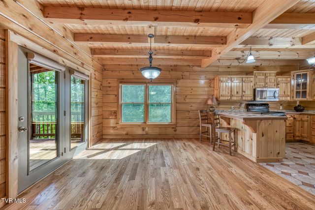 503 Bankers Bend, Mountain City, TN 37683