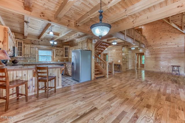 503 Bankers Bend, Mountain City, TN 37683