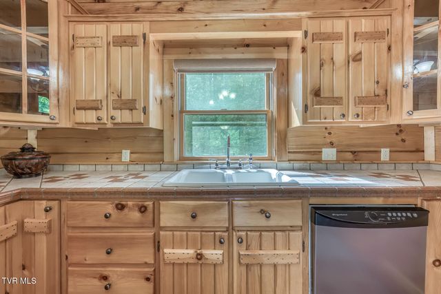 503 Bankers Bend, Mountain City, TN 37683