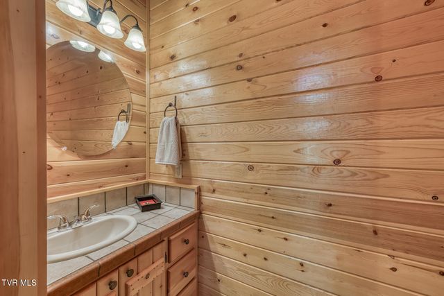 503 Bankers Bend, Mountain City, TN 37683