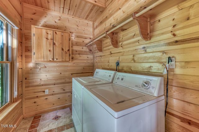 503 Bankers Bend, Mountain City, TN 37683