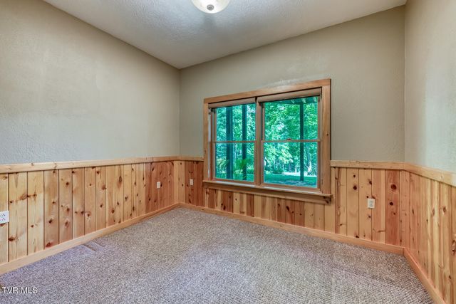 503 Bankers Bend, Mountain City, TN 37683