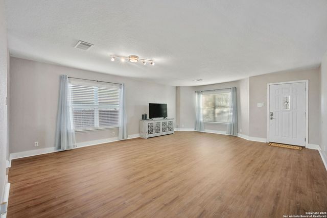 3422 Quintana Trl, Seguin, TX 78155
