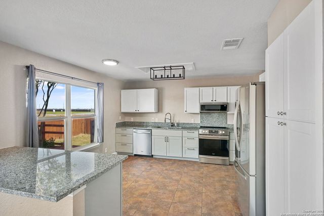 3422 Quintana Trl, Seguin, TX 78155