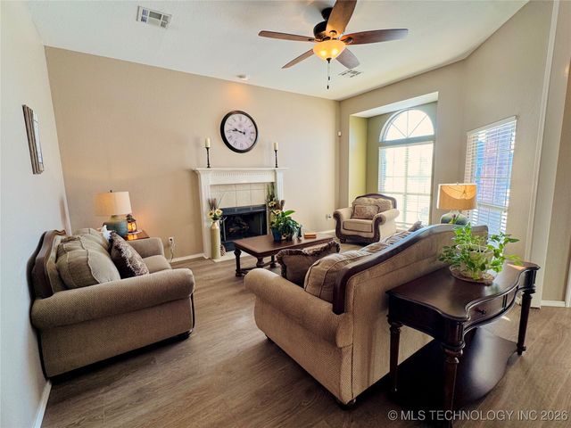 10227 E 115th Street, Bixby, OK 74008