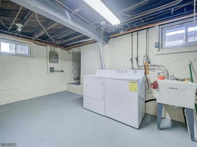 331 W Frech Ave, Manville Boro, NJ 08835