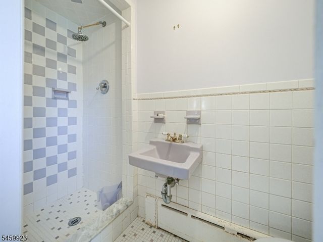 331 W Frech Ave, Manville Boro, NJ 08835