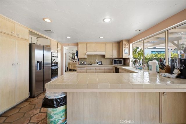 19245 Berclair, Tarzana, CA 91356