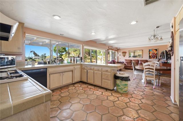 19245 Berclair, Tarzana, CA 91356