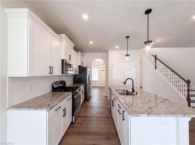 7463 Buckview Court, Kernersville, NC 27284