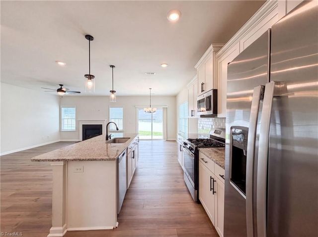 7463 Buckview Court, Kernersville, NC 27284