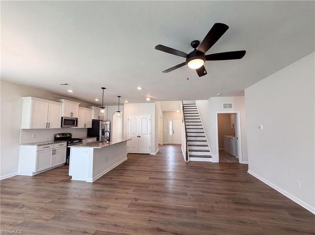 7463 Buckview Court, Kernersville, NC 27284