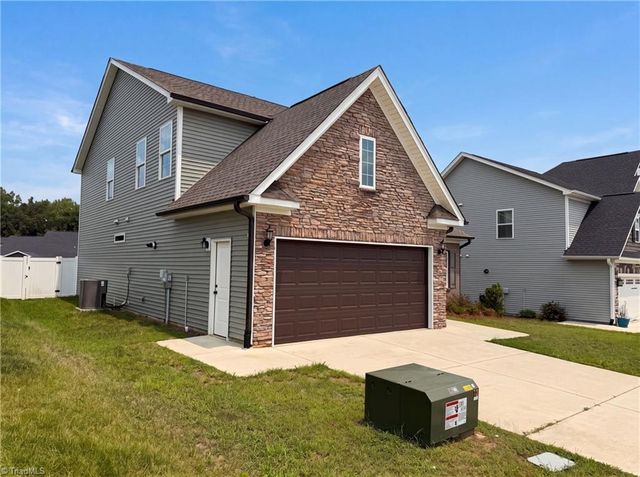 7463 Buckview Court, Kernersville, NC 27284