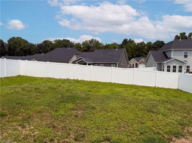 7463 Buckview Court, Kernersville, NC 27284