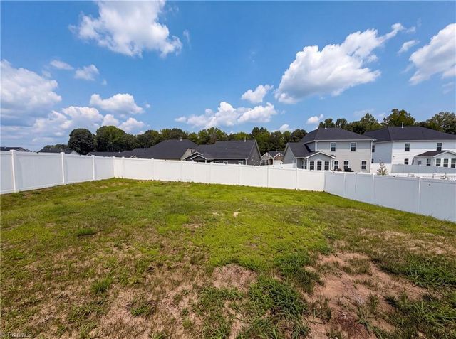 7463 Buckview Court, Kernersville, NC 27284