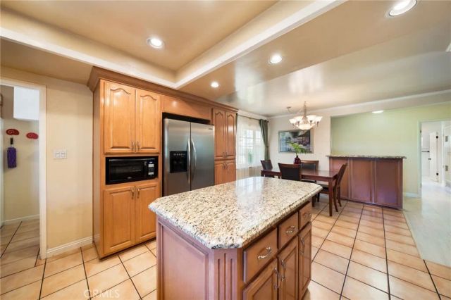 1909 W Embassy, Anaheim, CA 92804