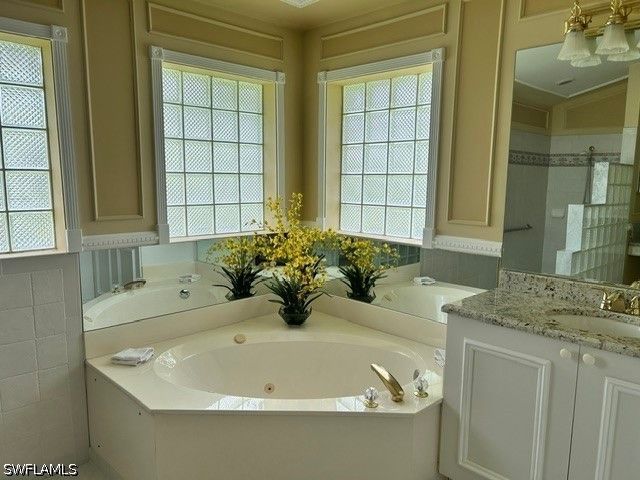 2312 Kings Lake BLVD, Naples, FL 34112