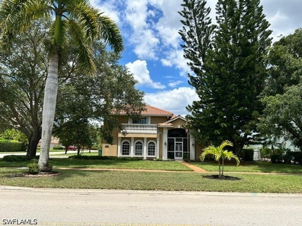 2312 Kings Lake BLVD, Naples, FL 34112