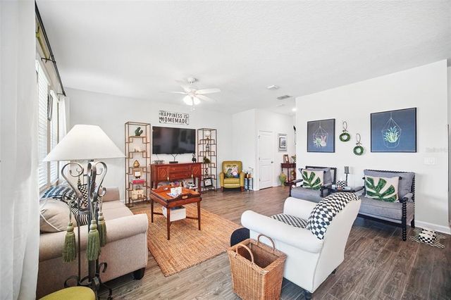 1107 TRAPPERS TRAIL LOOP, Davenport, FL 33896