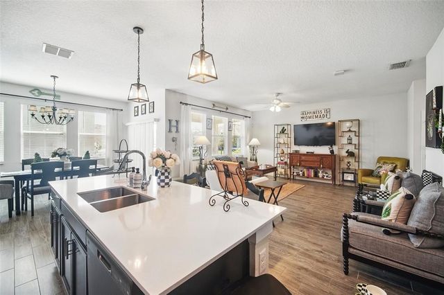 1107 TRAPPERS TRAIL LOOP, Davenport, FL 33896