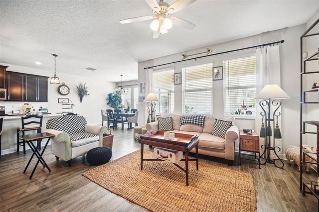 1107 TRAPPERS TRAIL LOOP, Davenport, FL 33896
