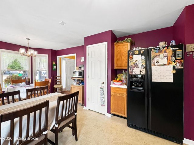 181 Spring Lake Ct, Louisville, KY 40229