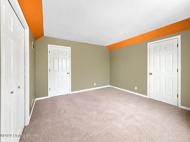 181 Spring Lake Ct, Louisville, KY 40229