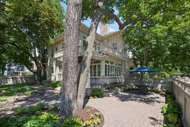 1790 Irving Avenue S, Minneapolis, MN 55403