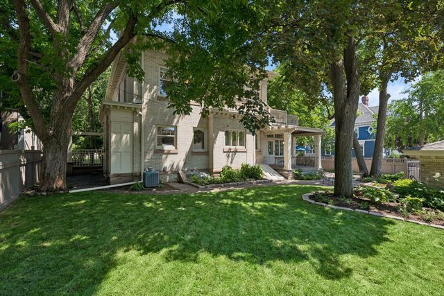 1790 Irving Avenue S, Minneapolis, MN 55403