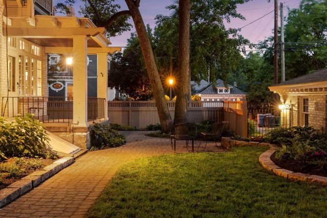 1790 Irving Avenue S, Minneapolis, MN 55403