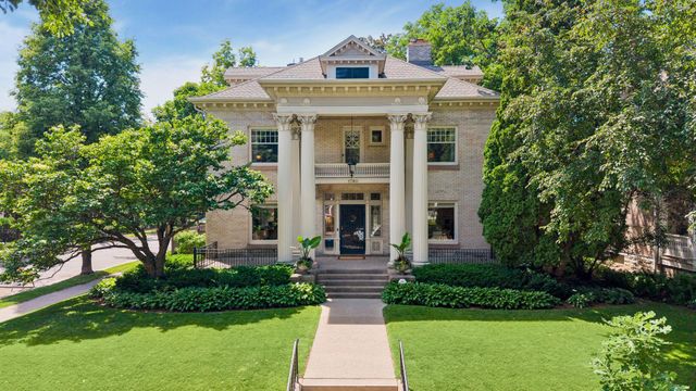 1790 Irving Avenue S, Minneapolis, MN 55403