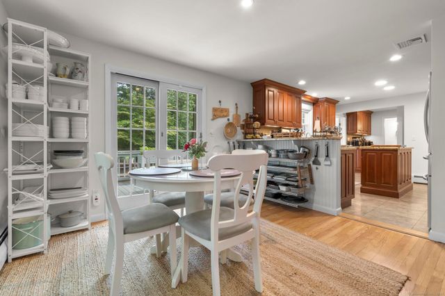 24 Saw Mill Lane, Avon, CT 06001