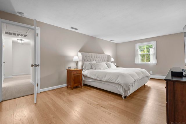 24 Saw Mill Lane, Avon, CT 06001
