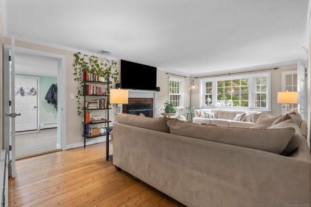 24 Saw Mill Lane, Avon, CT 06001