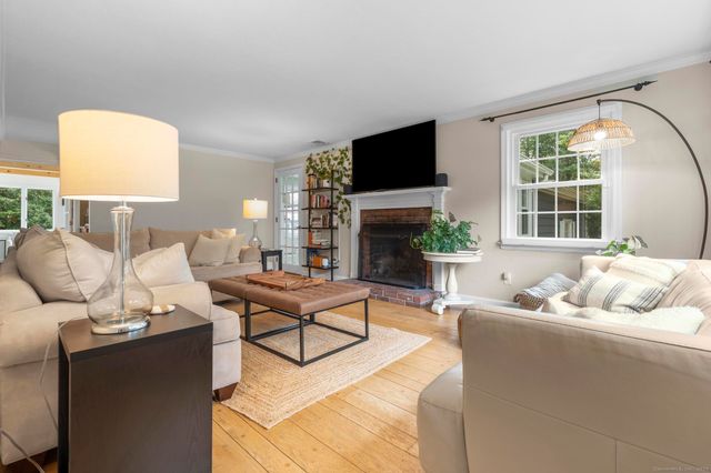 24 Saw Mill Lane, Avon, CT 06001