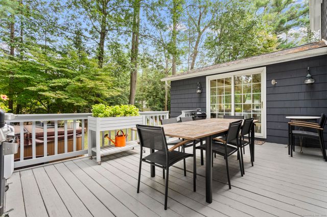 24 Saw Mill Lane, Avon, CT 06001