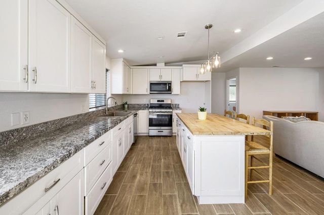 11229 San Jacinto Street, Morongo Valley, CA 92256