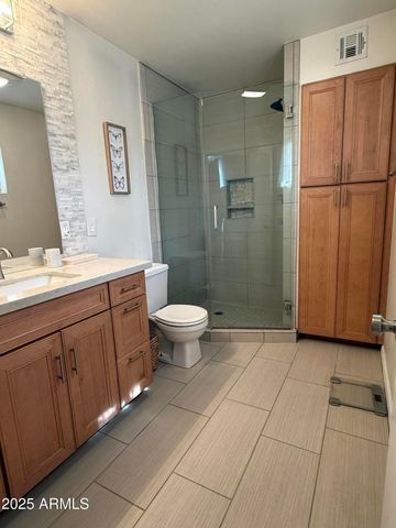 6213 E Earll Drive, Scottsdale, AZ 85251