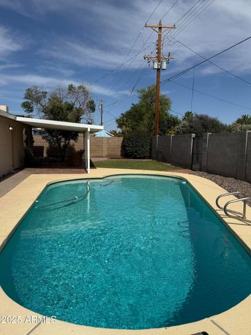 6213 E Earll Drive, Scottsdale, AZ 85251