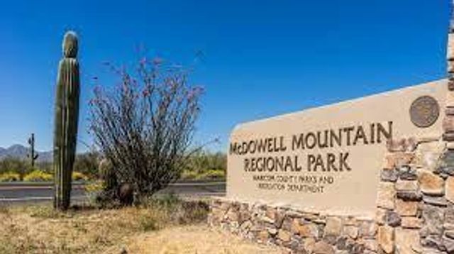 6213 E Earll Drive, Scottsdale, AZ 85251