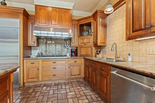 212 Iberville St, Donaldsonville, LA 70346