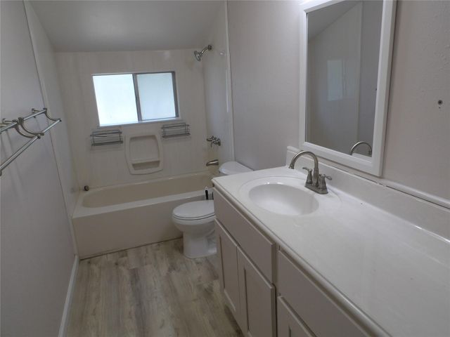 2008 Williamsburg Court N, League City, TX 77573