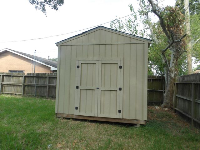 2008 Williamsburg Court N, League City, TX 77573