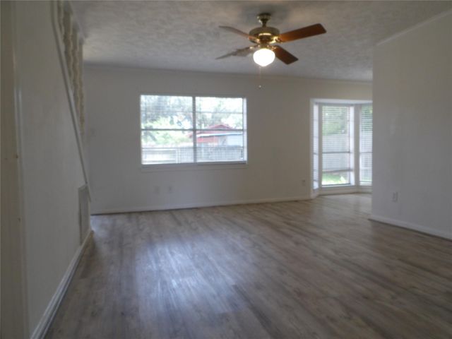 2008 Williamsburg Court N, League City, TX 77573