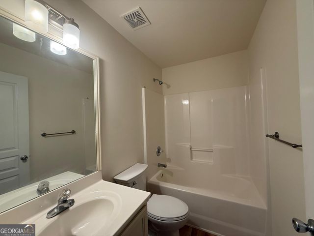 4266 Suwanee Brook Court, Buford, GA 30518