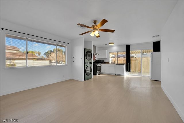 6154 Meadow Vista Lane, Las Vegas, NV 89103