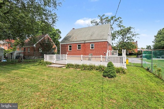 3221 MEADOW LN, Harrisburg, PA 17109