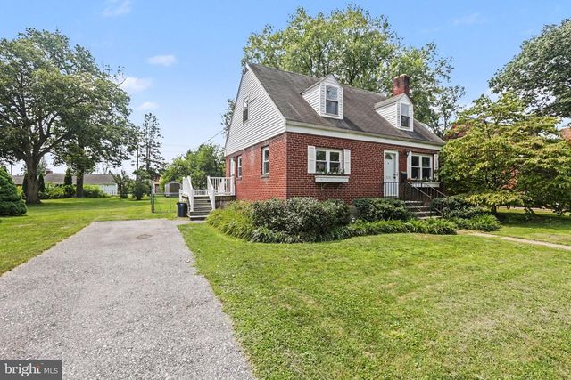 3221 MEADOW LN, Harrisburg, PA 17109